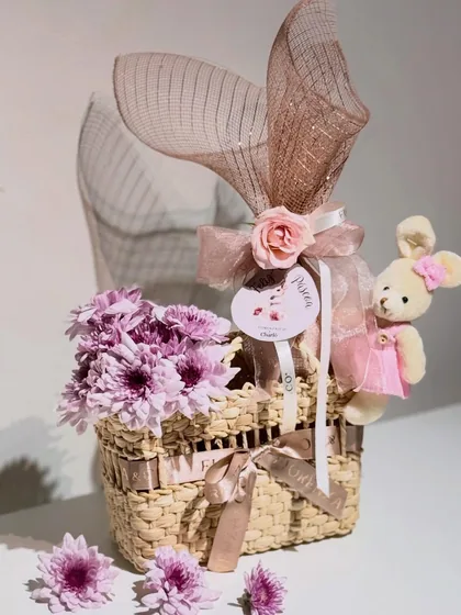 Um presente que vai além do chocolate 🐰🌿 Nosso kit de Páscoa traz a delicadeza das flores…